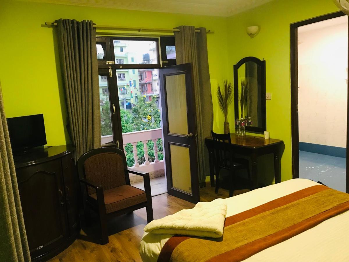 Hotel Lotus Garden Kathmandu Bagian luar foto