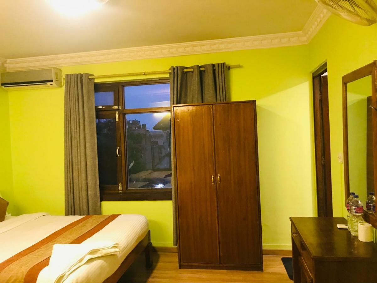 Hotel Lotus Garden Kathmandu Bagian luar foto