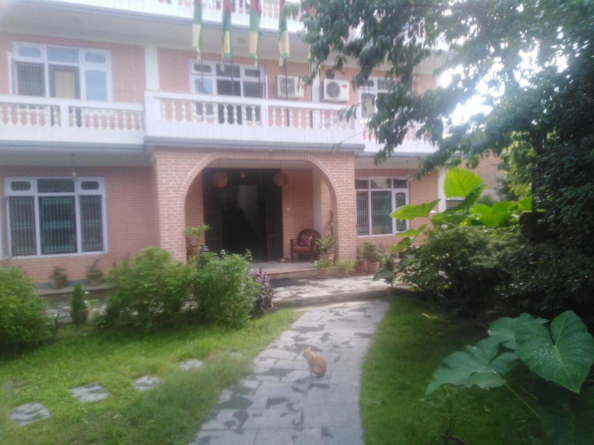 Hotel Lotus Garden Kathmandu Bagian luar foto