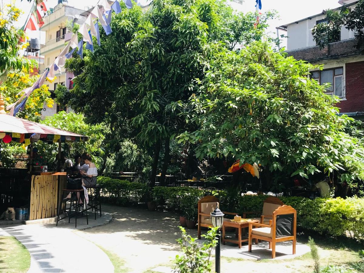 Hotel Lotus Garden Kathmandu Bagian luar foto