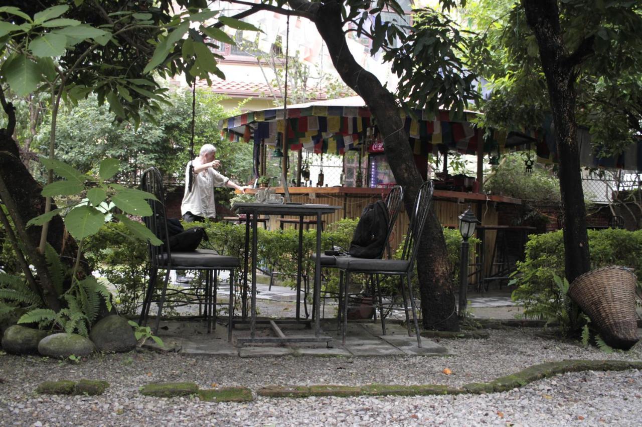 Hotel Lotus Garden Kathmandu Bagian luar foto