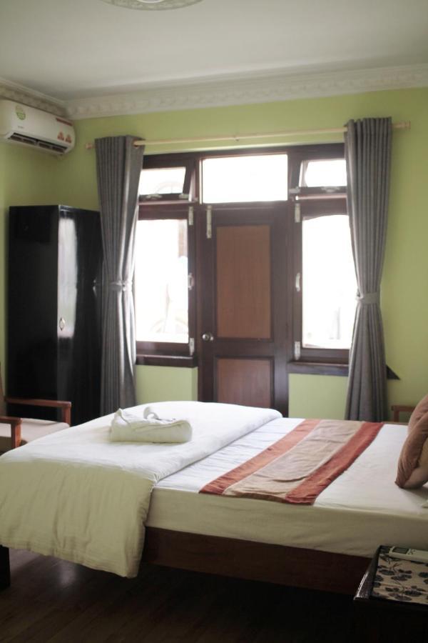Hotel Lotus Garden Kathmandu Bagian luar foto