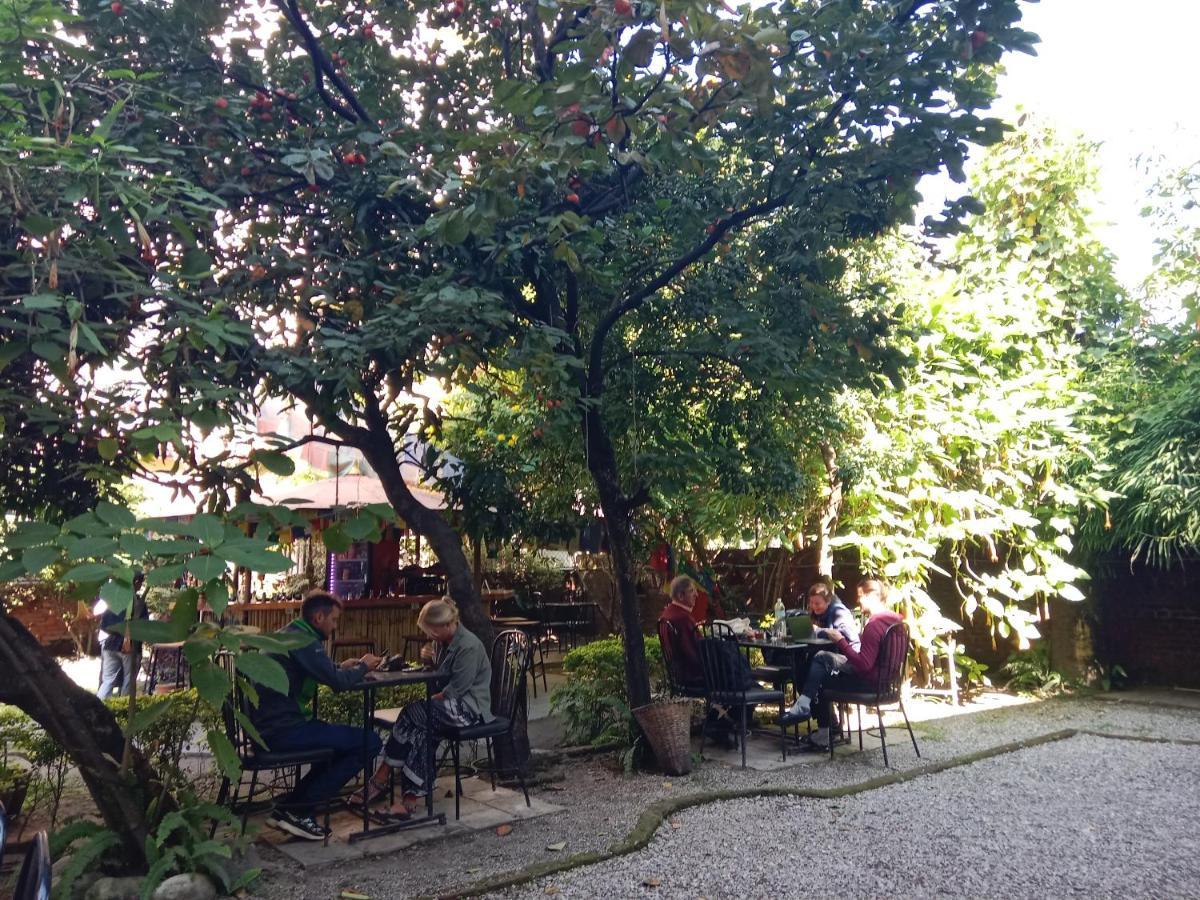 Hotel Lotus Garden Kathmandu Bagian luar foto