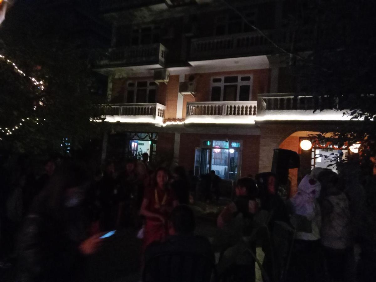 Hotel Lotus Garden Kathmandu Bagian luar foto