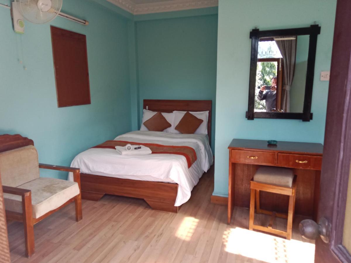 Hotel Lotus Garden Kathmandu Bagian luar foto