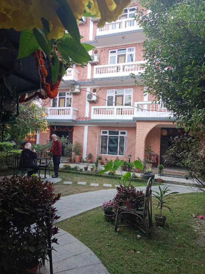 Hotel Lotus Garden Kathmandu Bagian luar foto