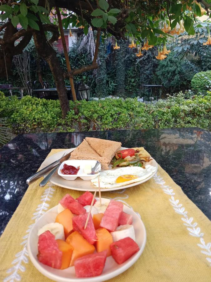 Hotel Lotus Garden Kathmandu Bagian luar foto
