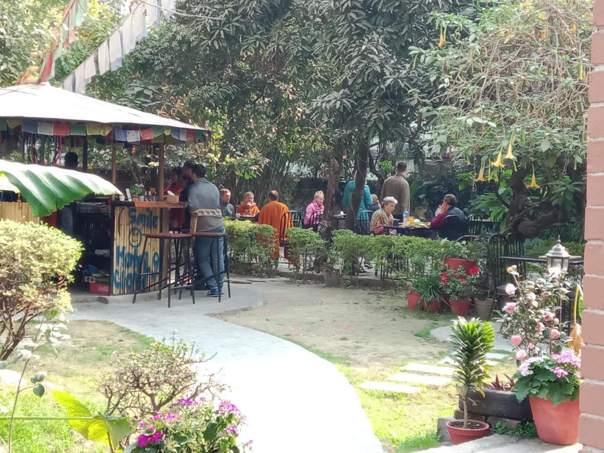 Hotel Lotus Garden Kathmandu Bagian luar foto
