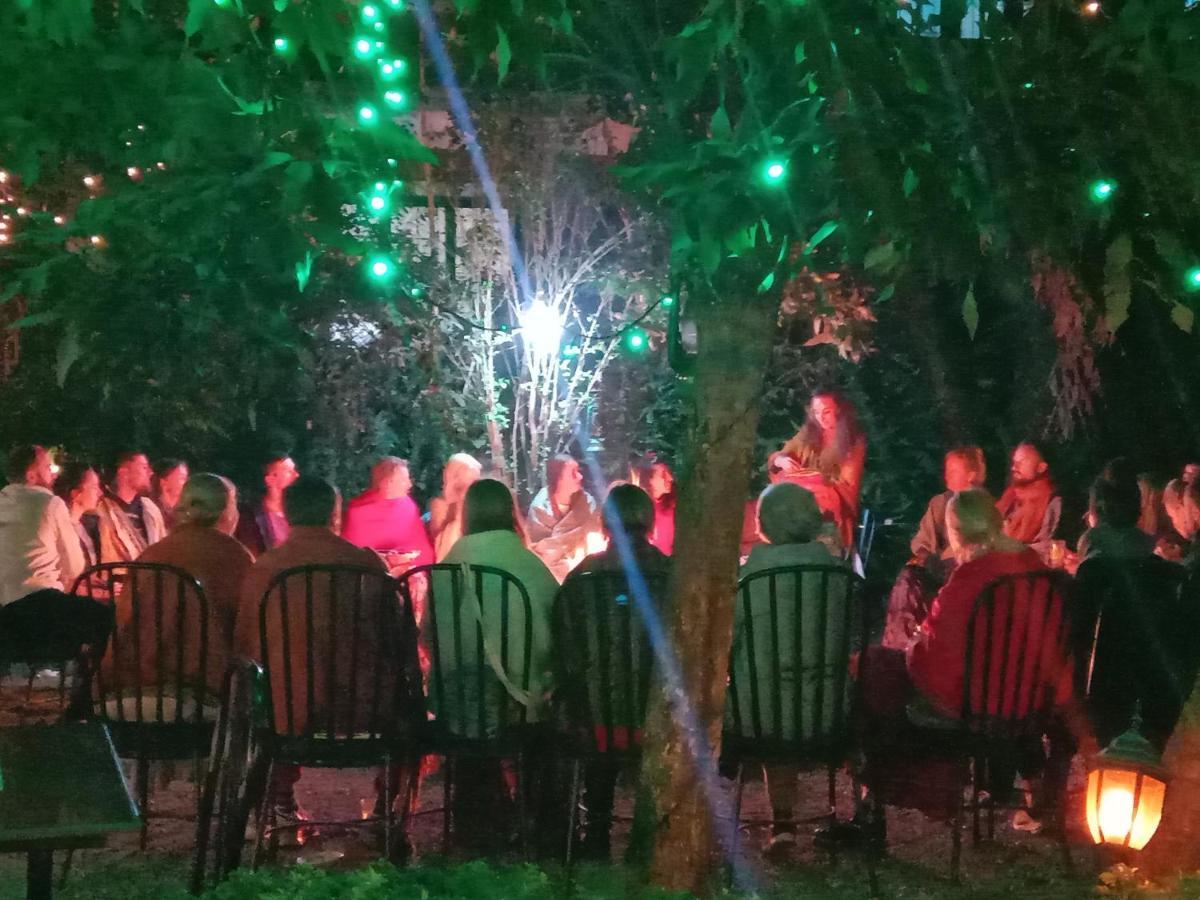 Hotel Lotus Garden Kathmandu Bagian luar foto