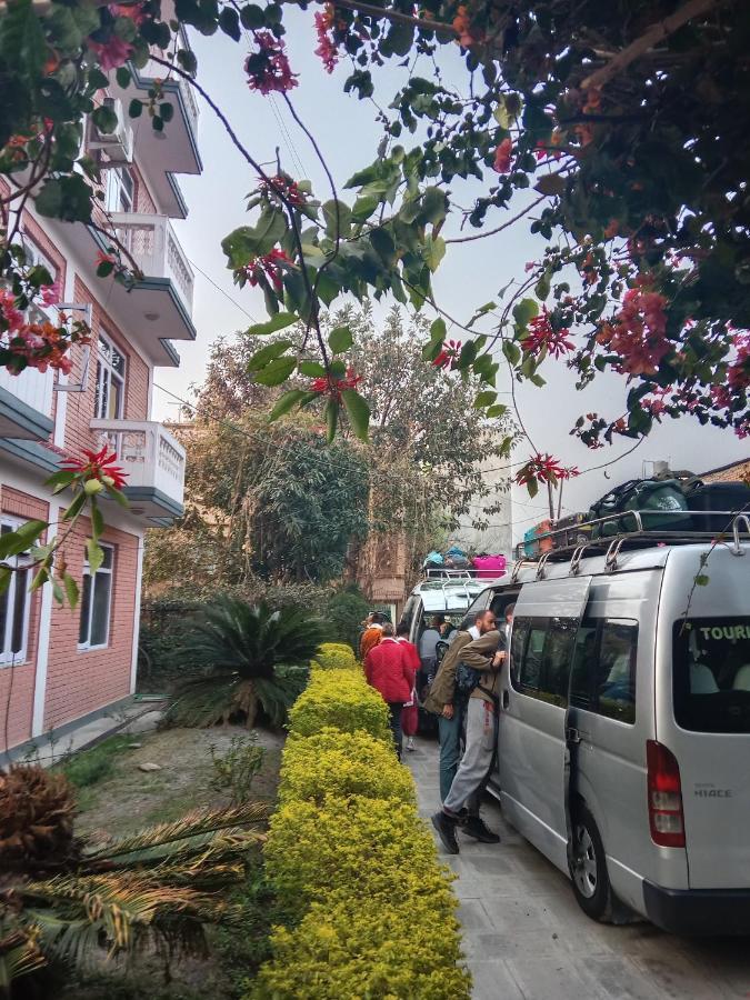 Hotel Lotus Garden Kathmandu Bagian luar foto