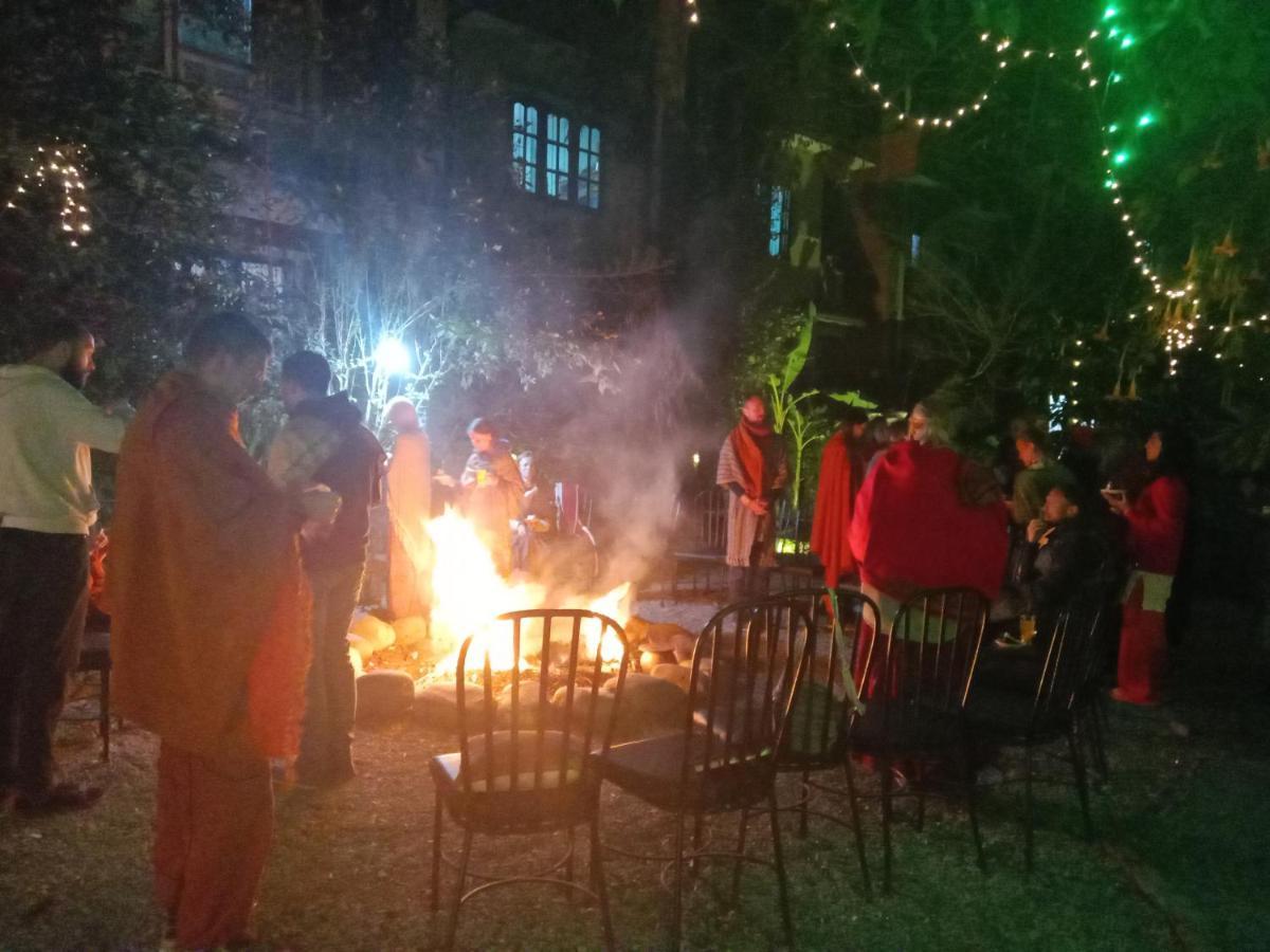 Hotel Lotus Garden Kathmandu Bagian luar foto