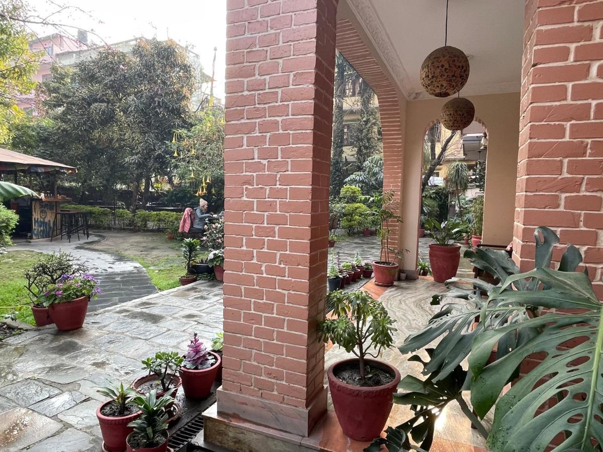 Hotel Lotus Garden Kathmandu Bagian luar foto