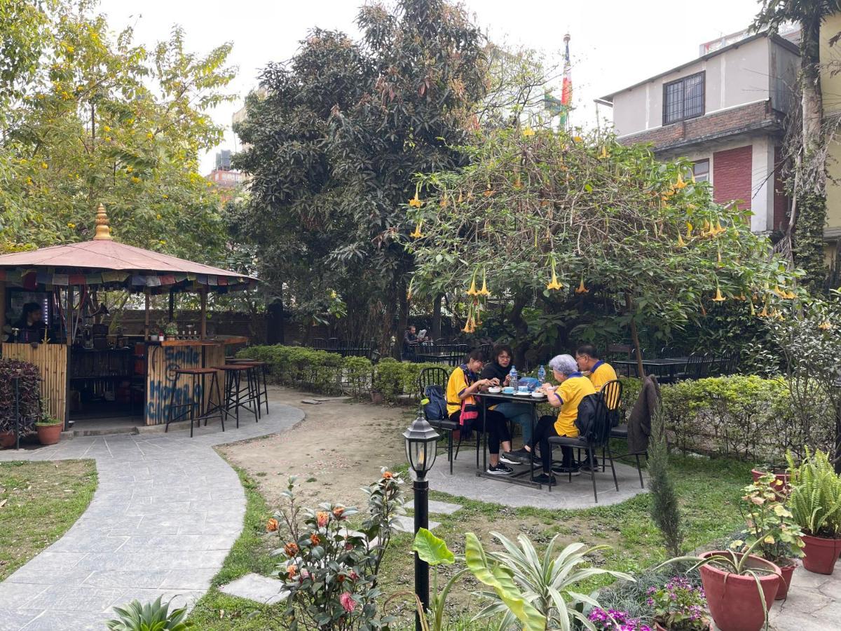 Hotel Lotus Garden Kathmandu Bagian luar foto