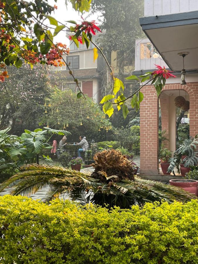 Hotel Lotus Garden Kathmandu Bagian luar foto